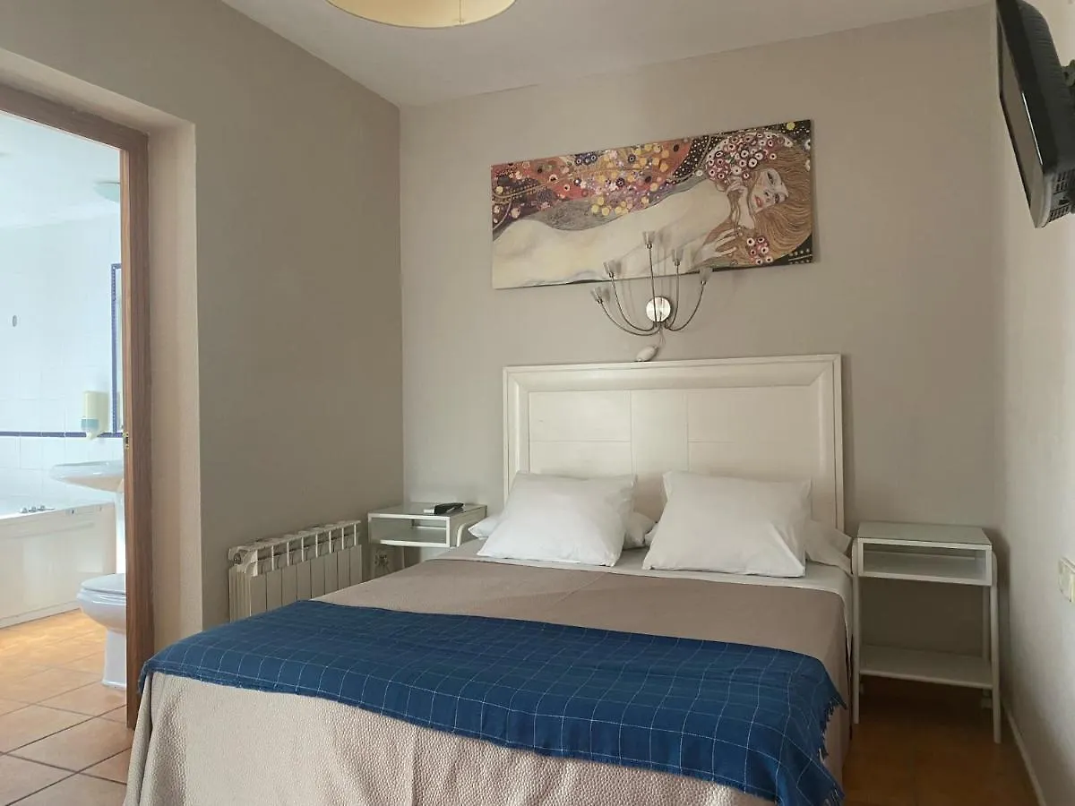 Hostal Moscatel Málaga 2*,