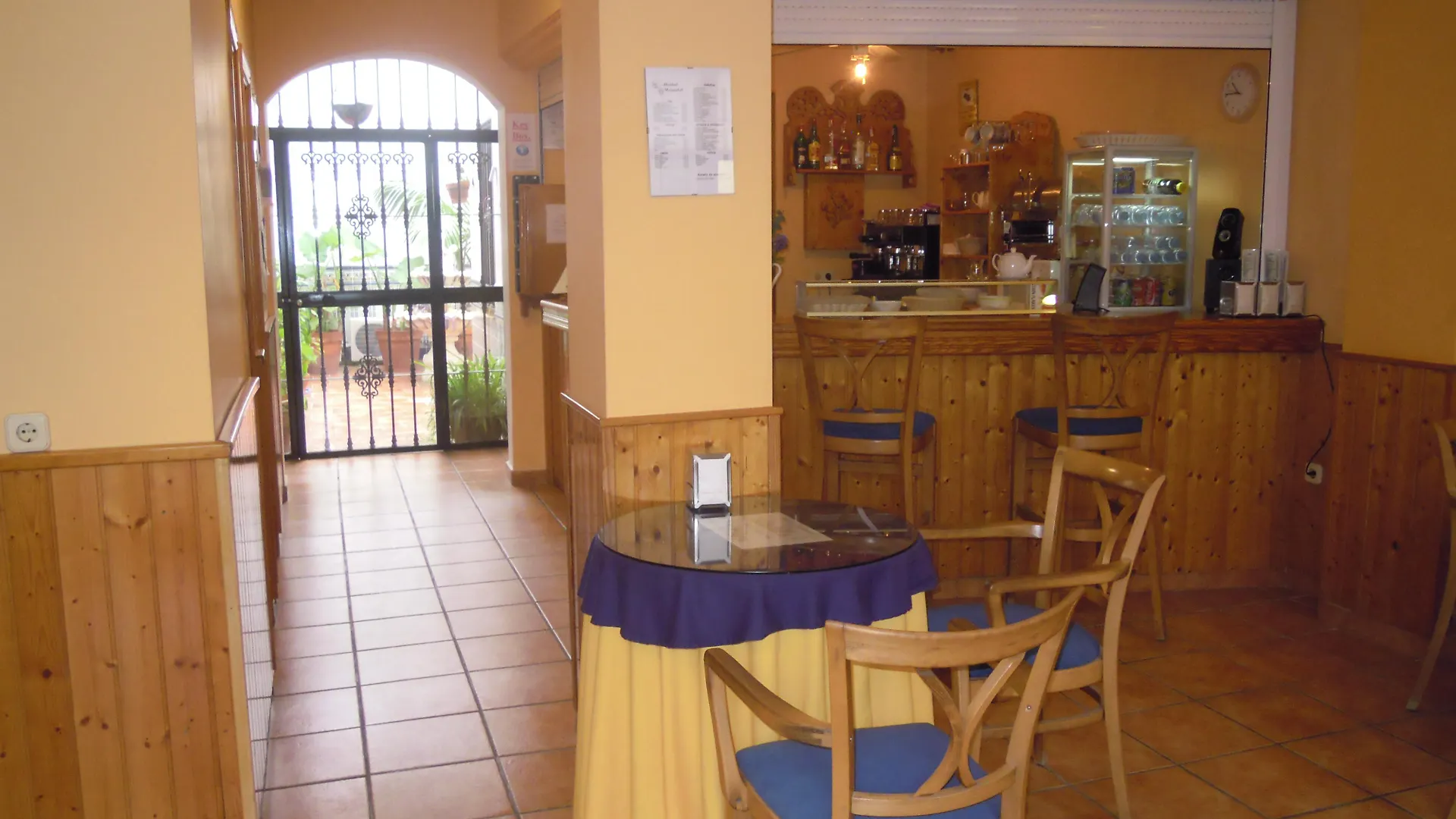Hostal Moscatel Malaga Guest house